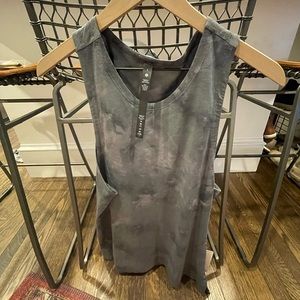 Lululemon men’s tank NWT